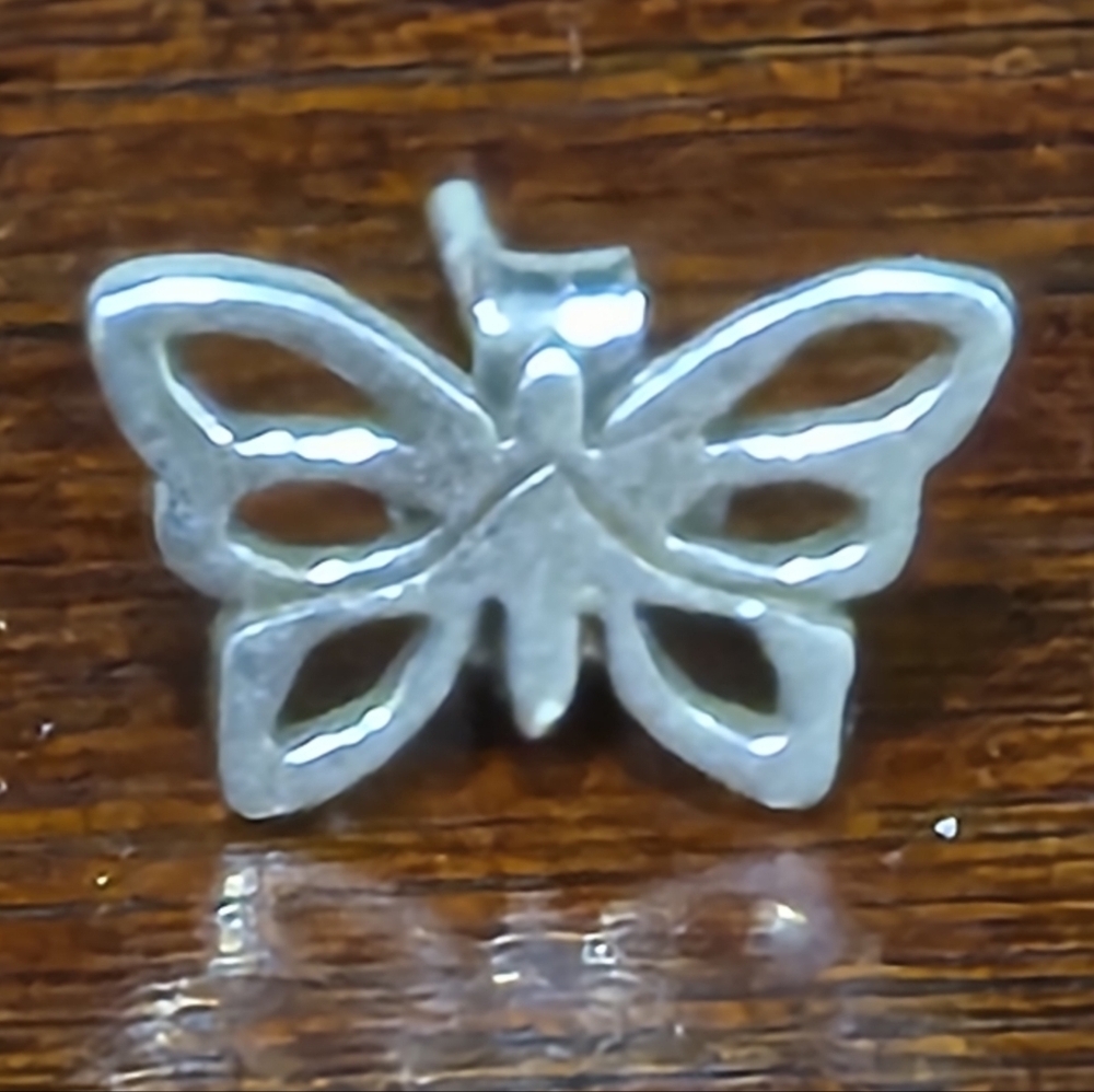 925 Sterling Silver Butterfly Stud Earrings - Picture 2 of 13